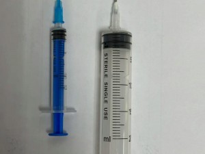 用注射器打辣椒水放屁眼里污、用注射器往辣椒水里打气，然后打进屁眼里，这样会有多疼？